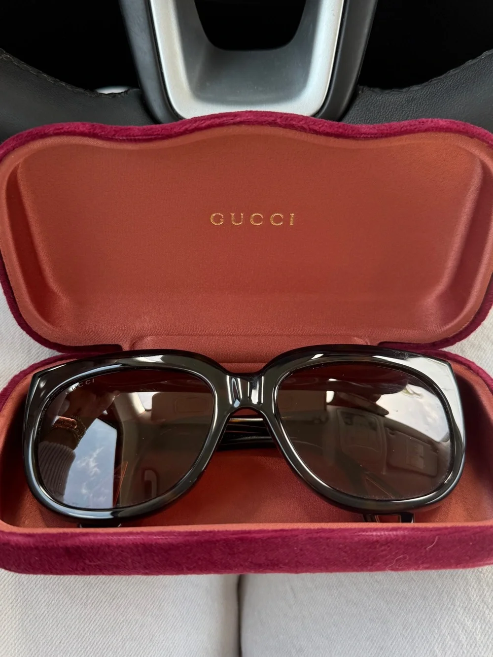 Gucci Black Women's Oversized Sunglasses